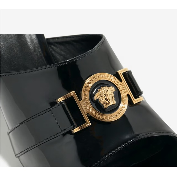 NIB Versace Medusa Black Patent Leather Sandal - Picture 11 of 15